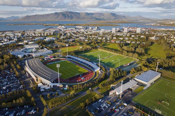Aðeins kaldar sturtur í boði í Laugardalnum