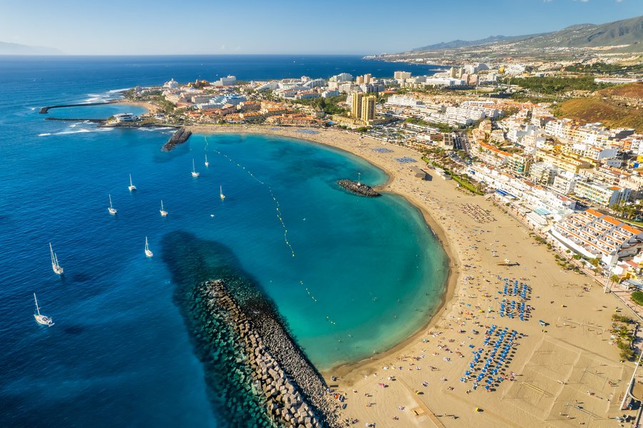 Eftirlýst breskt glæpakvendi sagt í felum á Tenerife