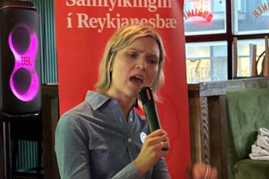 Kristrún eyddi afmæliskvöldinu á karókí-bar