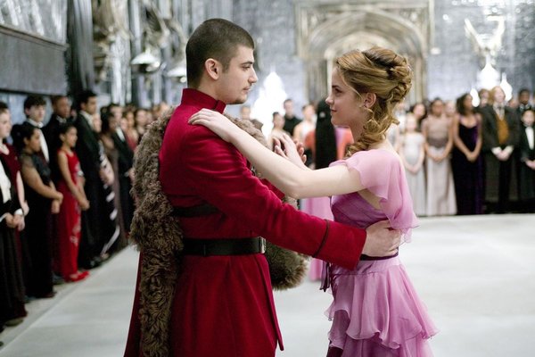 1_Emma-Watson-HARRY-POTTER-AND-THE-GOBLET-OF-FIRE-2005