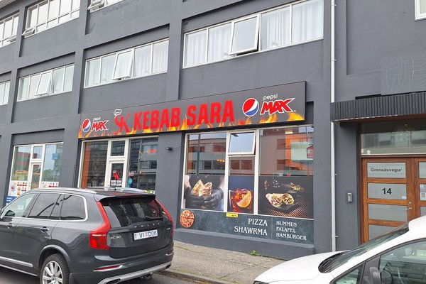 Auglýstu vinsælan veitingastað með slagsmálamyndbandi