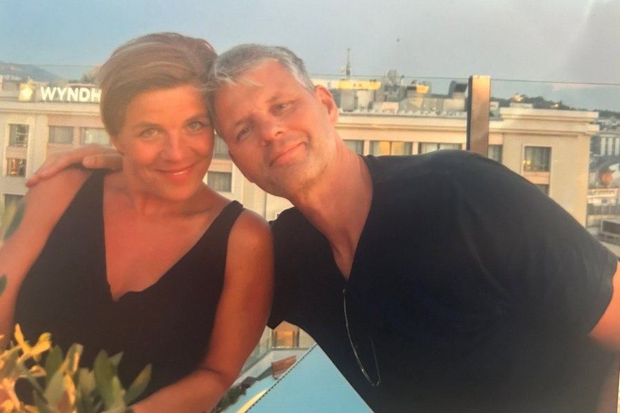 Helga Vala og Grímur gera kaupsamning