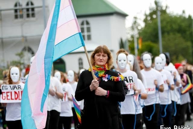 Baráttan, fánarnir og kynslóðaskiptin
