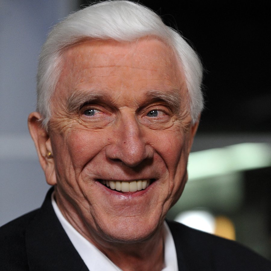 Frænka Leslie Nielsen segir frá jarðarfararhrekk Naked Gun-stjörnunnar