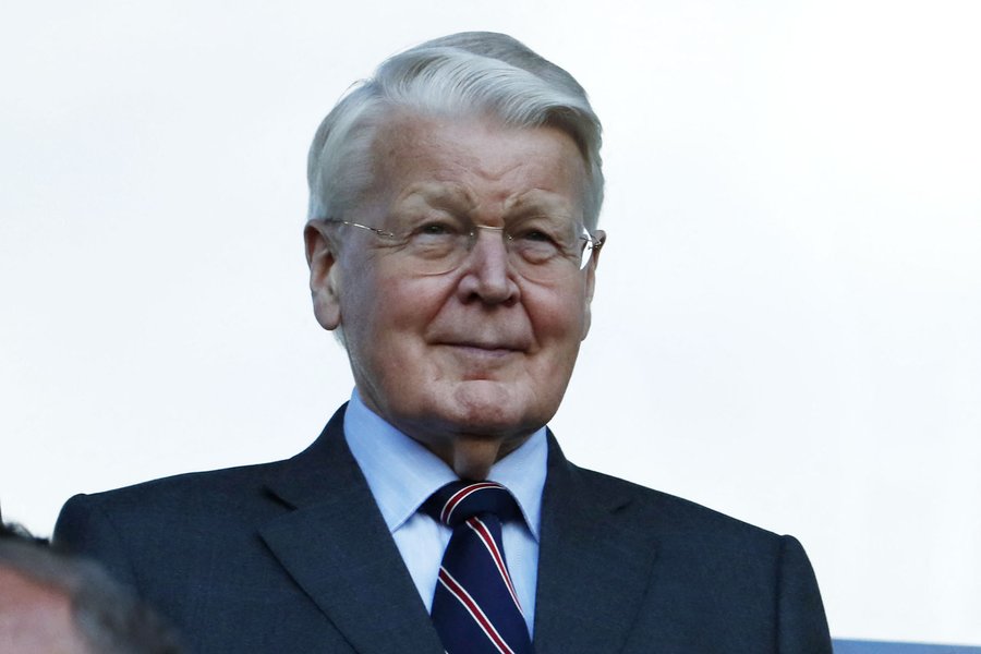 Ólafur Ragnar snýr aftur í pólitíska hreyfingu