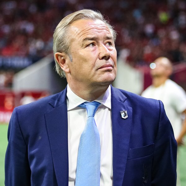 Enskri knattspyrnugoðsögn haldið í gíslingu í Marokkó