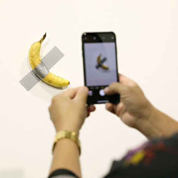 Banana stolið af listasafni