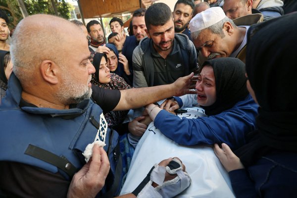 Ísrael heldur áfram að meina erlendum blaðamönnum aðgang að Gaza