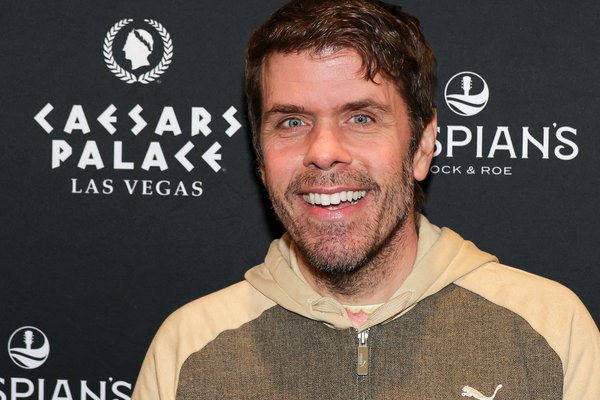 Perez Hilton fluttur á sjúkrahús eftir sjálfskaða í beinni útsendingu
