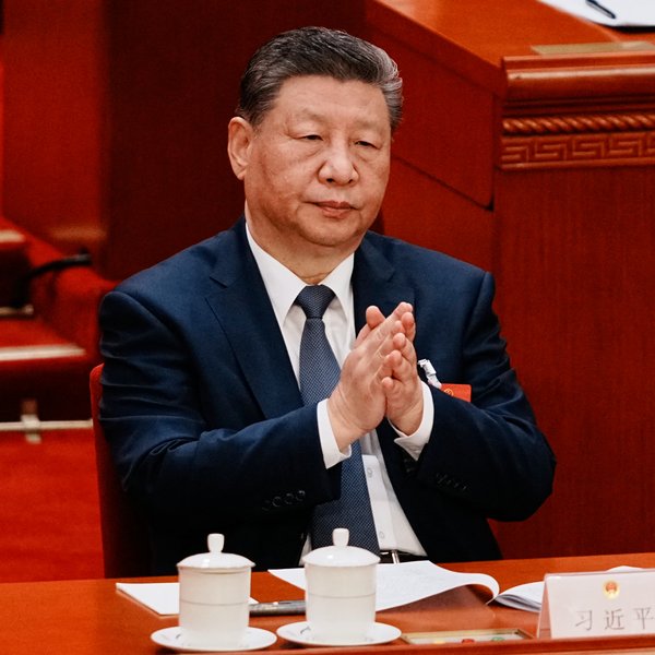 Kína ögrar Bandaríkjunum við Hormuz-sund