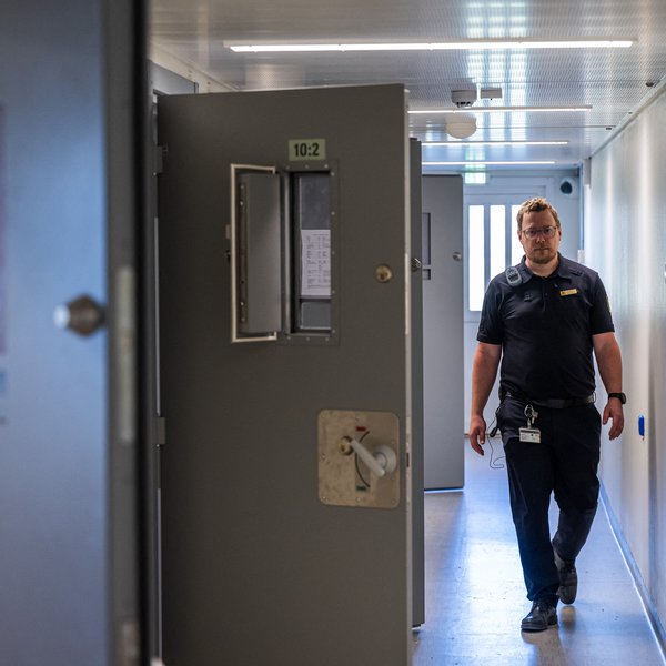 Sænsk fangelsi undirbúa sig fyrir komu 13 ára fanga