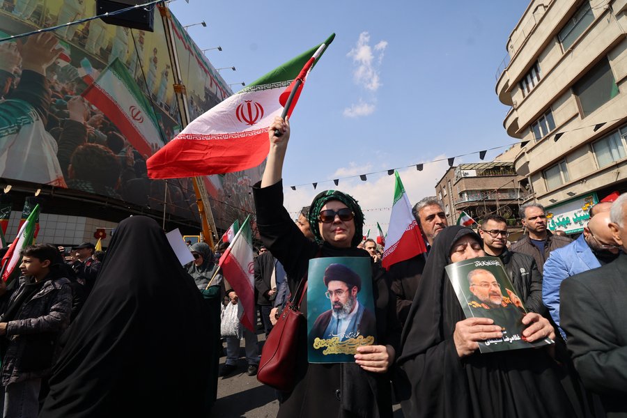 Íran hótar harðari árásum eftir skemmdir á orkuinnviðum