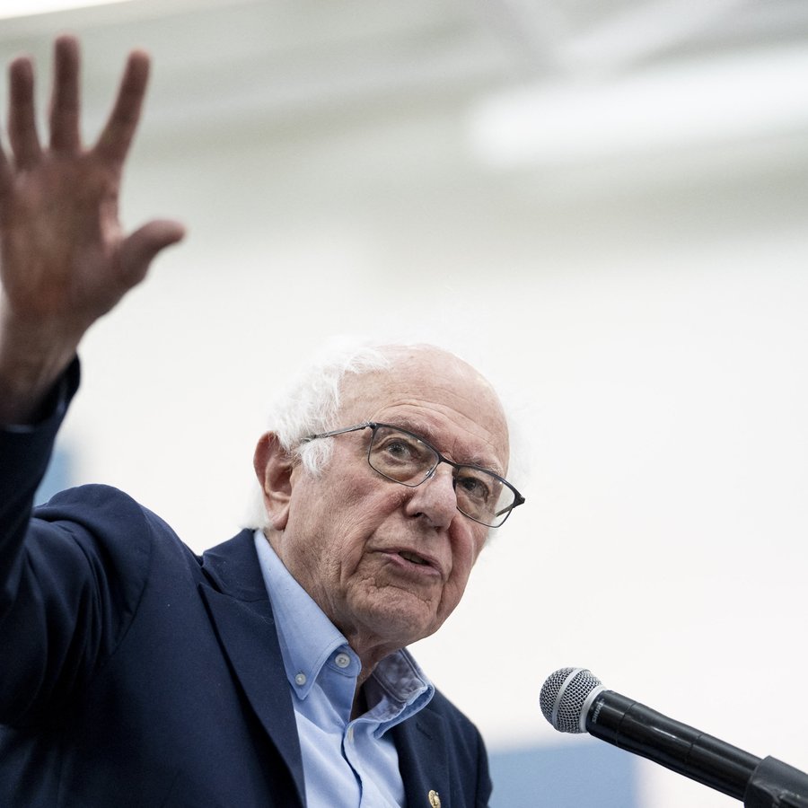 Sanders hjólar í Trump og Netanyahu