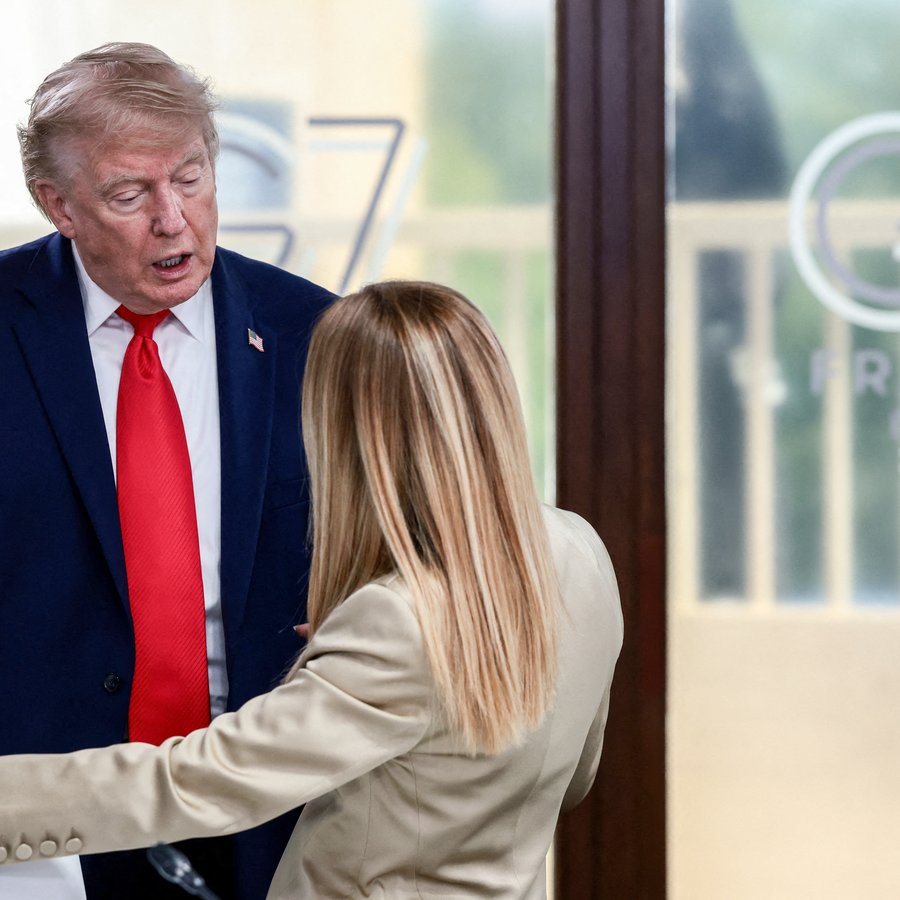 Trump segir segir Meloni hafa „grátbeðið“ um ljósmynd