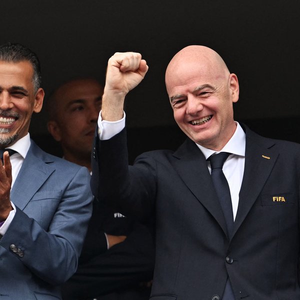 FIFA lengir hálfleik úrslitaleiksins á HM