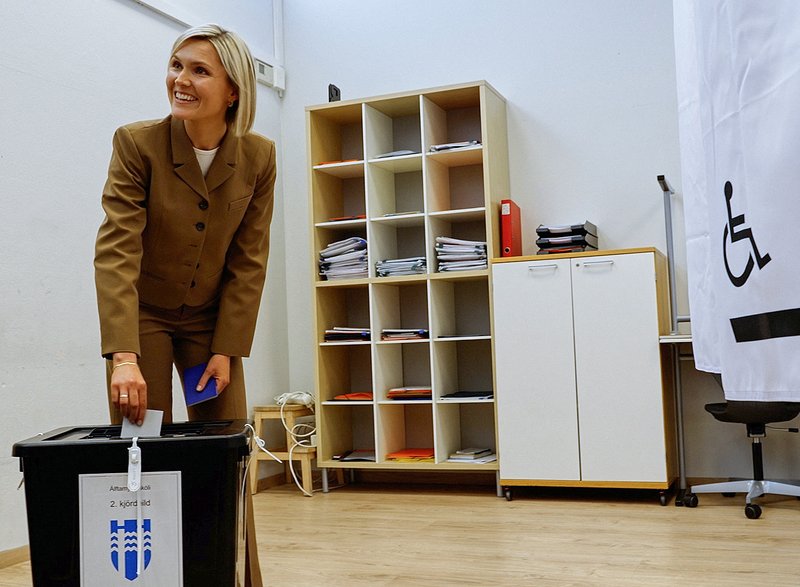 Kristrún Frostadóttir að kjósa