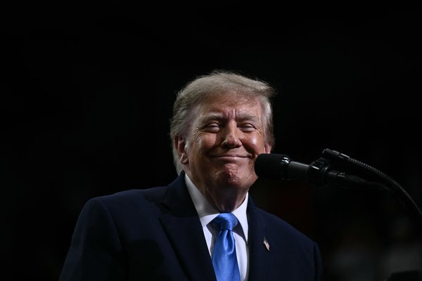 Þrír nemendur ákærðir fyrir að hóta Trump lífláti