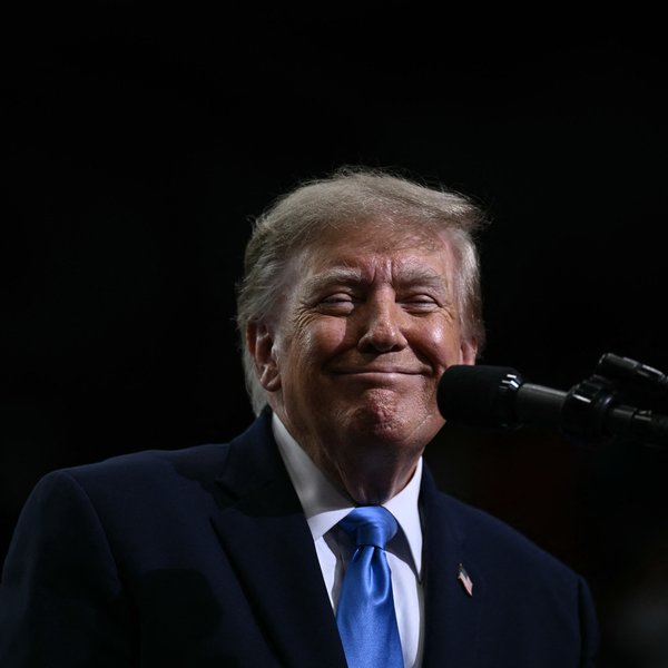 Þrír nemendur ákærðir fyrir að hóta Trump lífláti