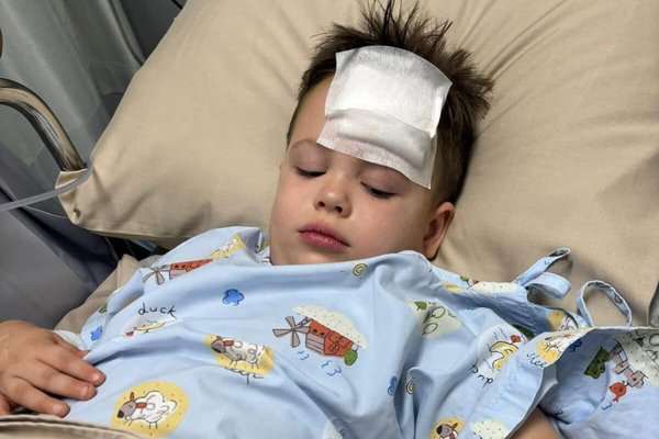 Hótelhurð breytti draumafríi í martröð