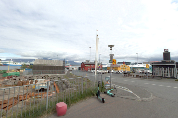 Kona á sextugsaldri ákærð fyrir að slá lögreglumann
