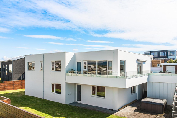 Selja einstakt einbýlishús með óviðjafnanlegu Esjuútsýni