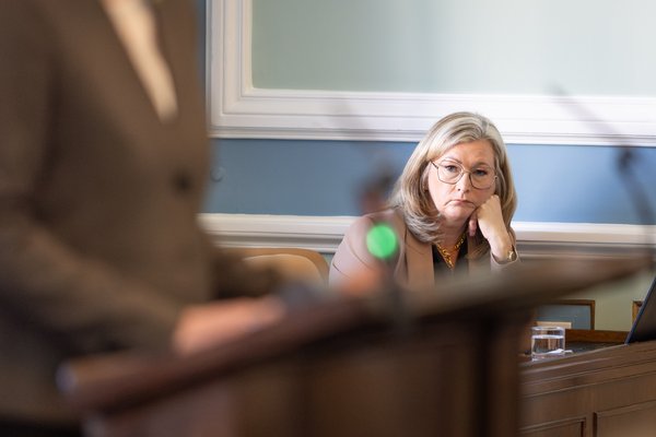 „Fákeppni, helmingaskipti og samráð halda íslenskum neytendum í heljargreipum“