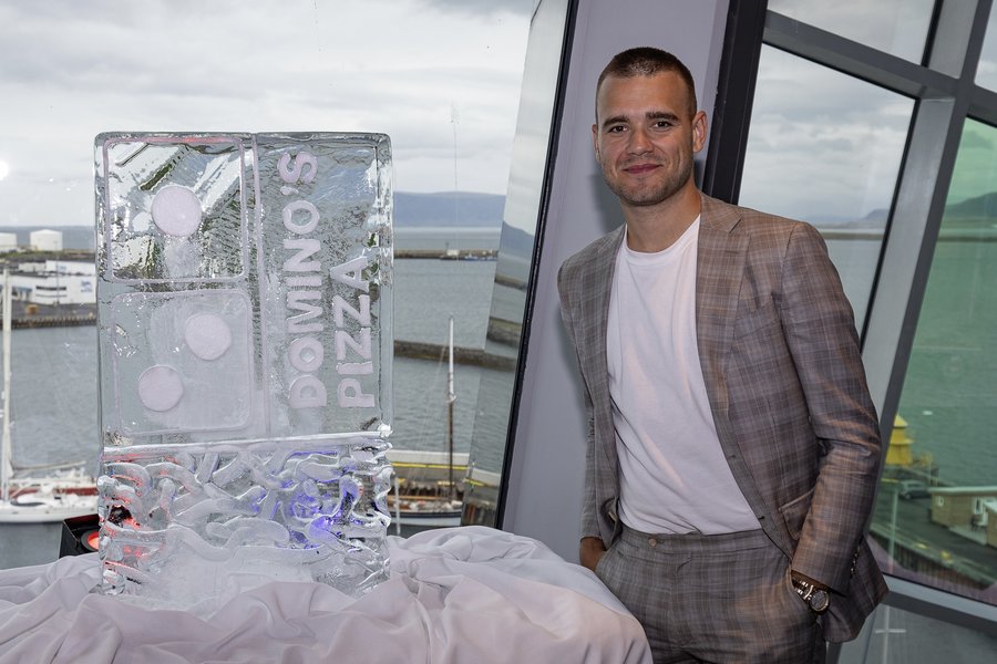 Ásmundur yfirgefur flatbökubransann