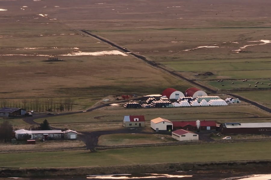 „Hún misnotaði mig kynferðislega og barði mig sundur og saman“