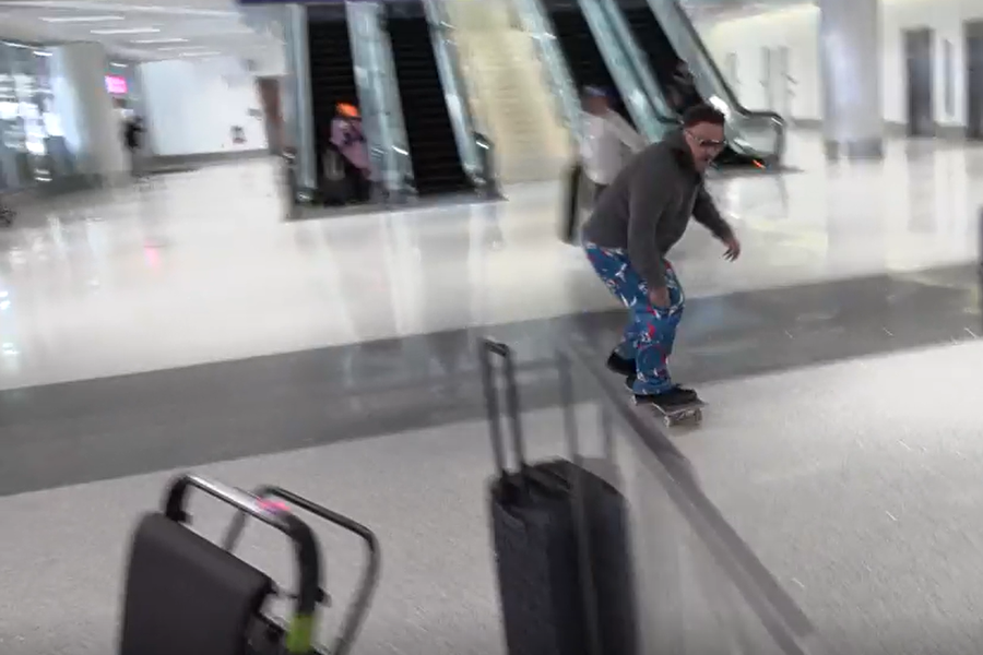 Íslandsvinur féll á flugvelli