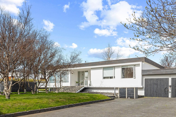 Selja Kjartanshús á Arnarnesi