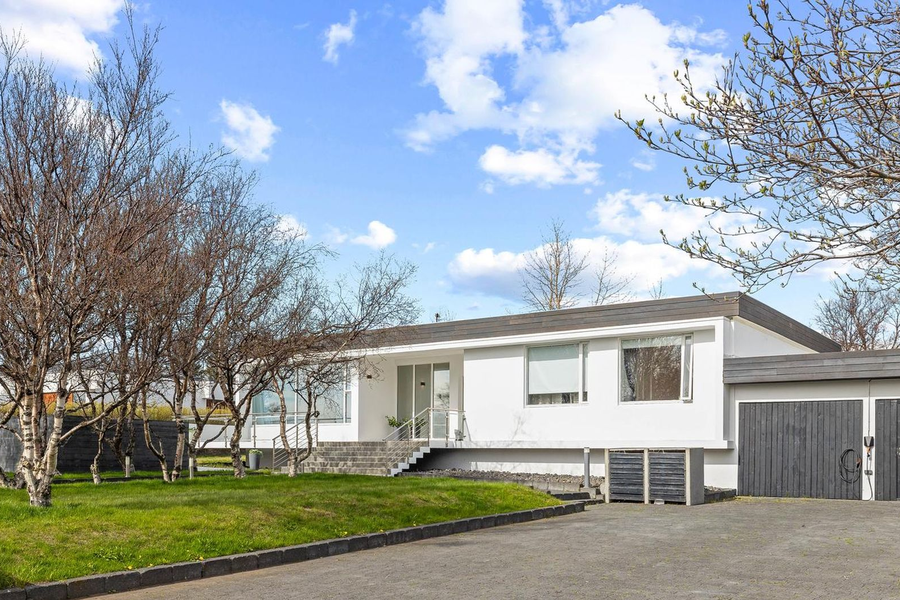 Selja Kjartanshús á Arnarnesi