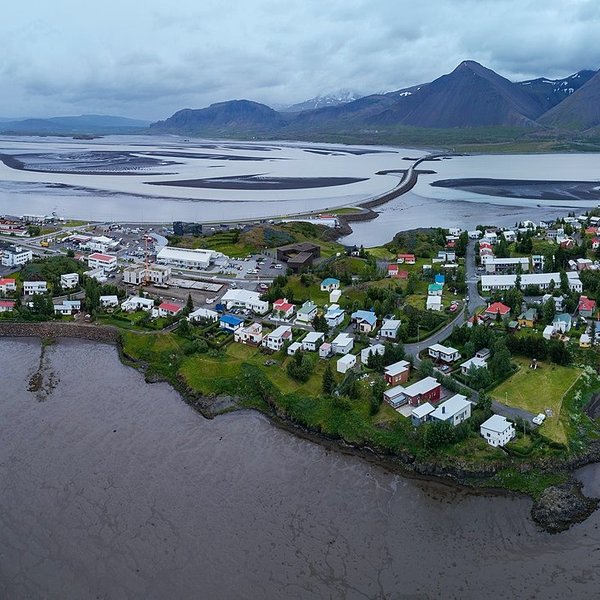Faðir dæmdur fyrir að ráðast á dóttur sína