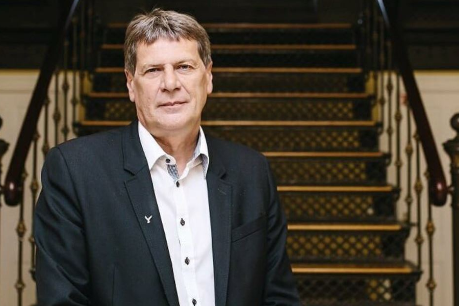 Brynjar Níels sækir um vinnu