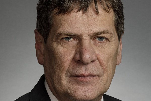 Brynjar kastar fram loforði fyrir kosningabaráttuna