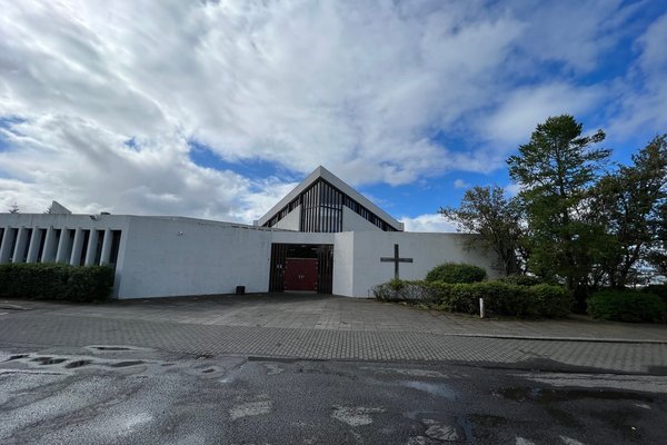 Vinsæll prestur stofnar félag utan um lánastarfsemi