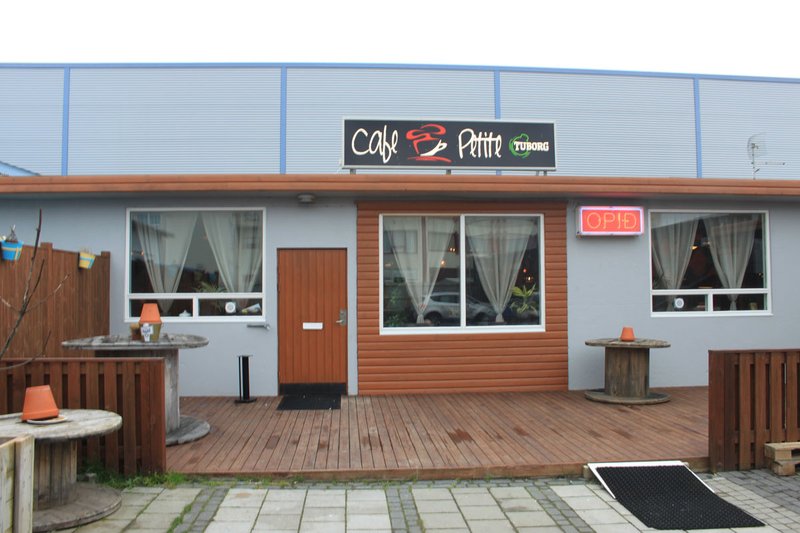 Cafe Petite