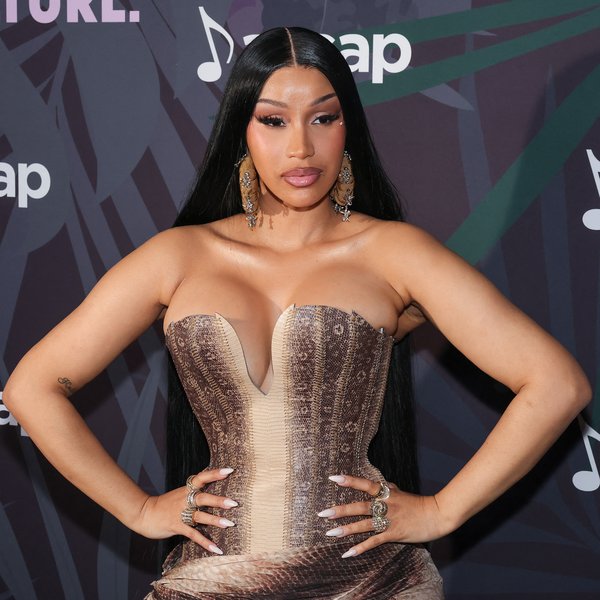 Vélmenni féll í klof Cardi B í miðjum kjöltudansi