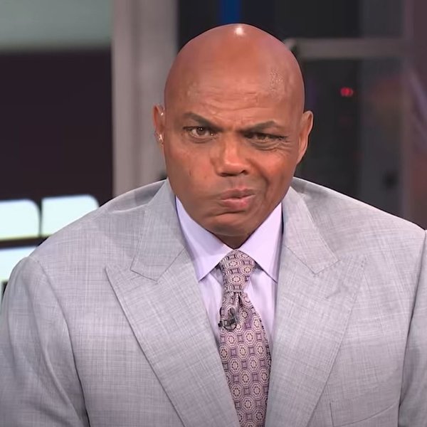 Charles Barkley beygði af þegar Ernie Johnson tilkynnti starfslok sín