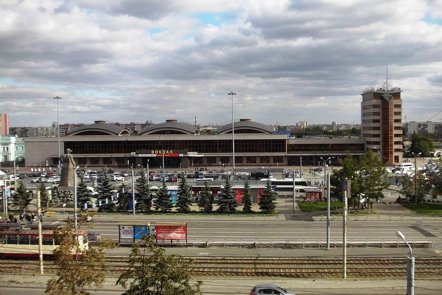 Tugar slasaðir eftir lestarslys