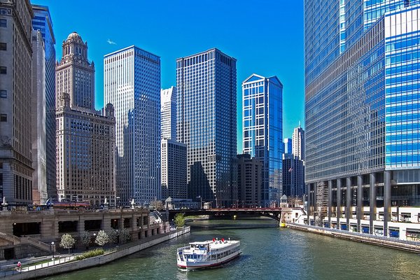 Réðust að fréttamönnum með ofbeldi og kynþáttaníði í Chicago