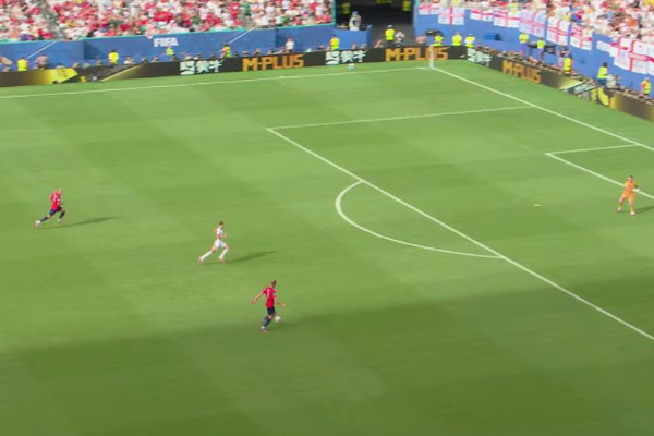 Sörloth fær líflátshótanir eftir mistök gegn Englandi