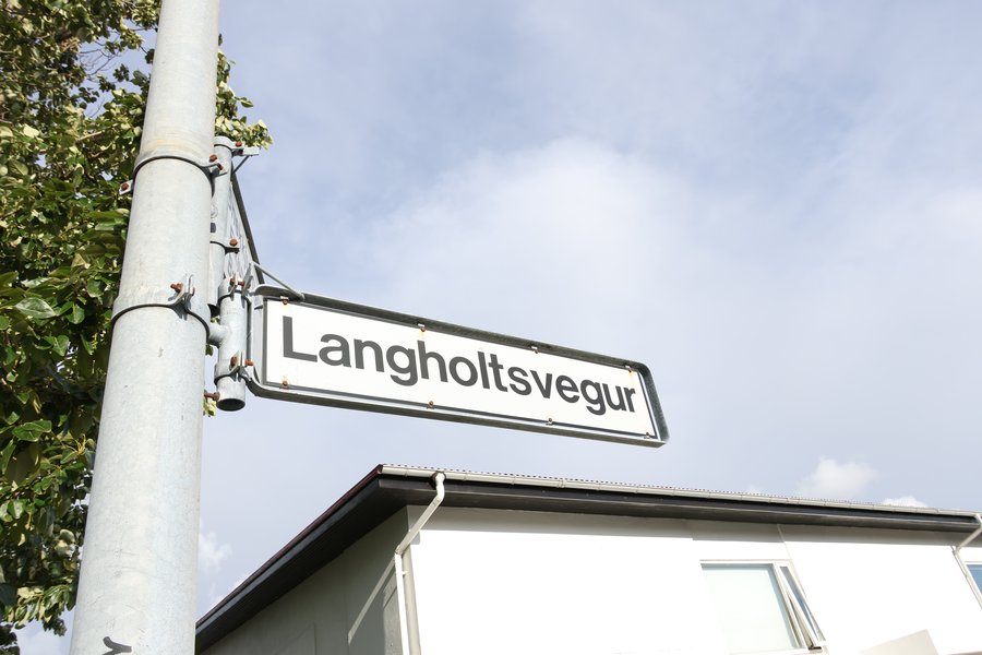 Mæðgur settar í lífshættu á Langholtsvegi