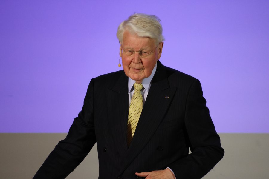 „Er „Áfram Ísland!“ í raun og veru „Stopp nú, Ísland!“ hreyfingin?“