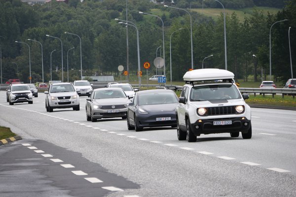 Ók gegn rauðu ljósi og kom sér í talsverð vandræði
