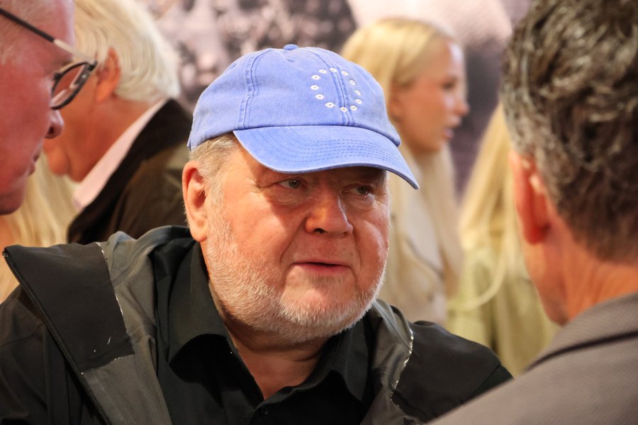 Össur hjólar í RÚV eftir sögulegan blaðamannafund