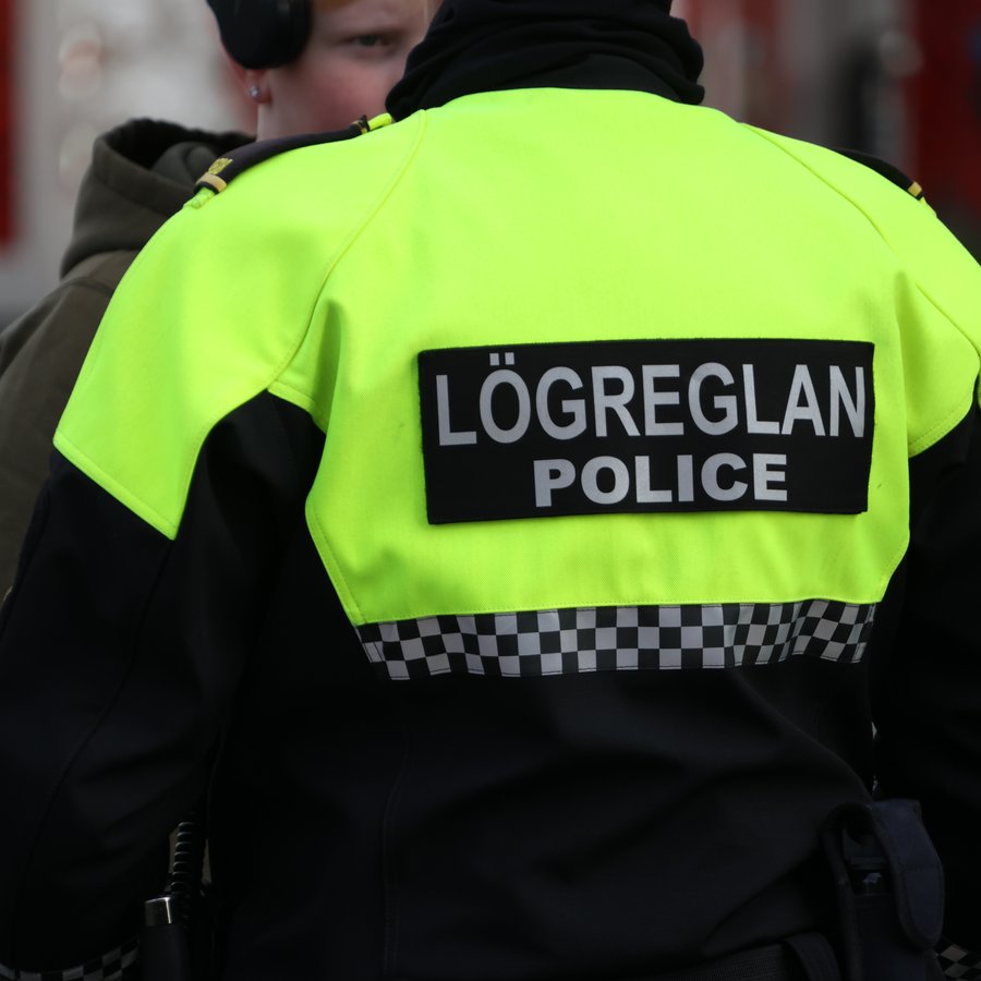 Lögregla kölluð til vegna „afbrigðilegrar hegðunar“