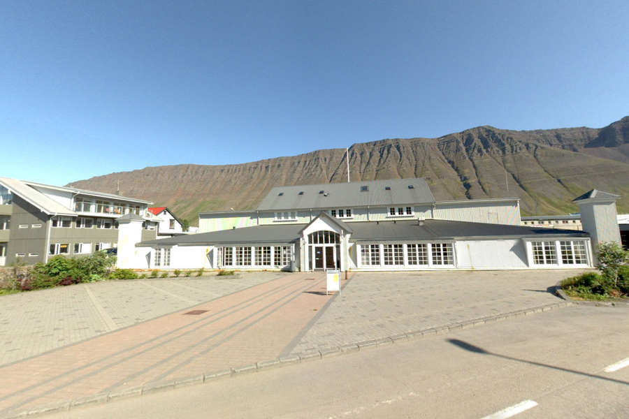 Jón Guðni beit mann í geirvörtuna og sparkaði konu í lífbeinið