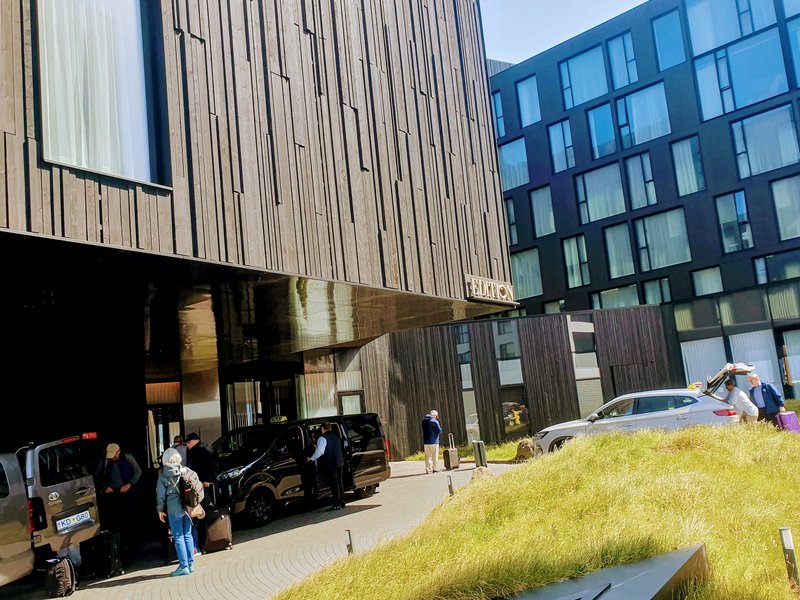 Tekin daginn er morðin voru framin. Ræddi við fólkið flest á myndinni. -sms