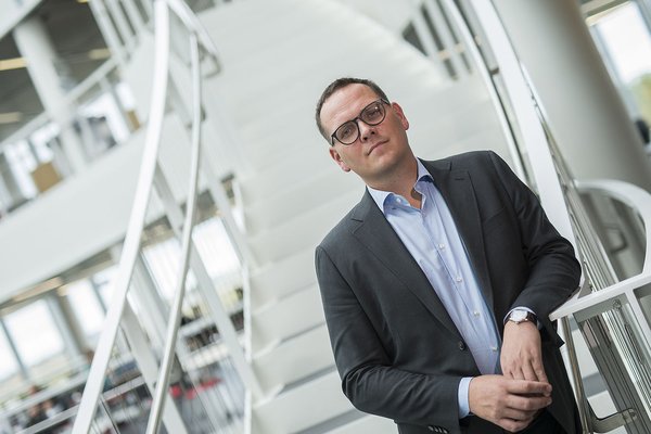 Eiríkur Elís metinn hæfari en allar konurnar sem sóttu um