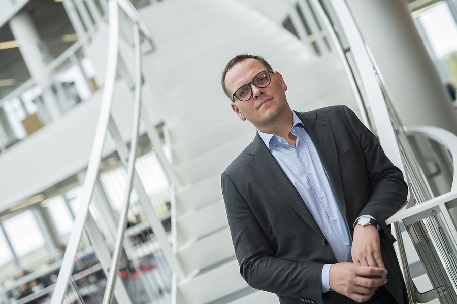 Eiríkur Elís metinn hæfari en allar konurnar sem sóttu um